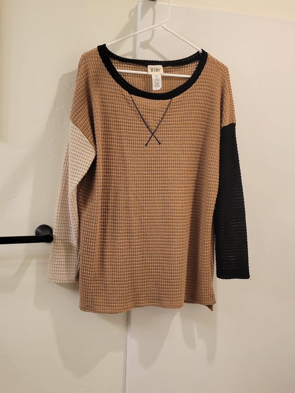 BiBi Colorblock Waffle Knit Long Sleeve Top in Camel, Black & Cream